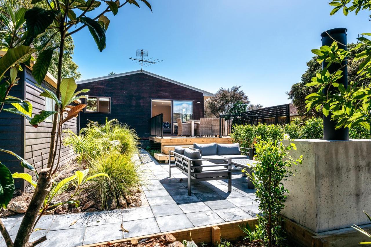 Relax On Ridge Villa Oneroa Exterior photo